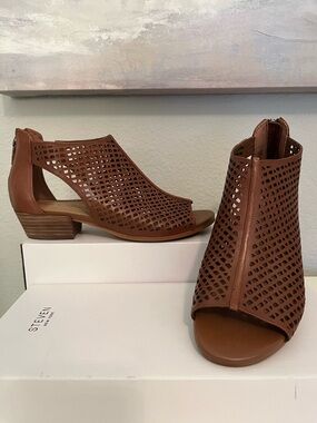 Sage + Simple Leather Peep Toe Brown Booties Shooties Sandals Rylee Sz 7